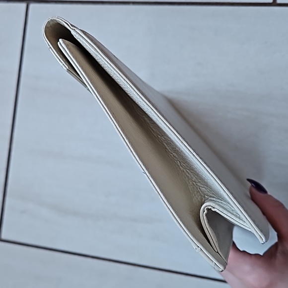 Yves Saint Laurent Vintage Quilted Wave Cream Caviar Leather Clutch Bag EUC - Picture 5 of 12